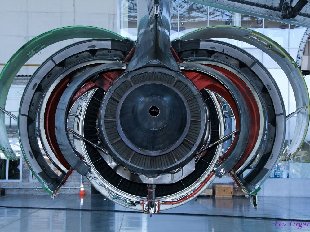 aircraft-85089_1920